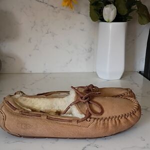 UGG DAKOTA SLIPPERS FOR WOMEN